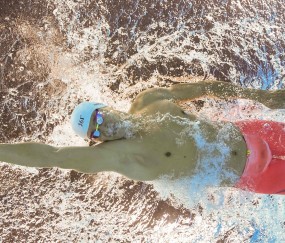 开云体育-绿茵场与乒乓台的双重奏，韩国队鏖战瑞典队，樊振东高光时刻映照体育精神