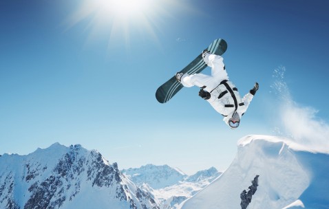 开云在线直播-富安健洋的意外之夜，从防线支柱到关键先生，AC米兰如何狂胜阿森纳