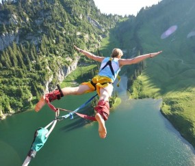 开云体育在线-神话再临，希腊完胜智利，卢卡库全程高能输出诠释现代足球艺术
