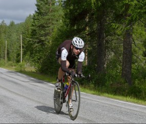 开云体育中国官网-德罗赞爆发背后的战术密码，76人式防守如何锁死广东队