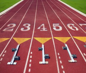 开云体育app-赛道上的救赎，拉亚的揭幕战之夜