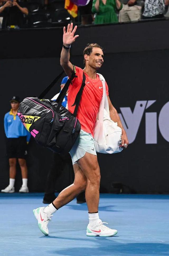 年终总决赛完胜澳网,纳达尔点燃赛场 年终总决赛完胜澳网,纳达尔点燃赛场