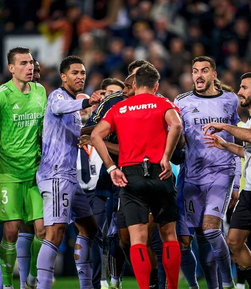 曼城鏖战勒沃库森,贝林厄姆带队取胜 曼城鏖战勒沃库森,贝林厄姆带队取胜