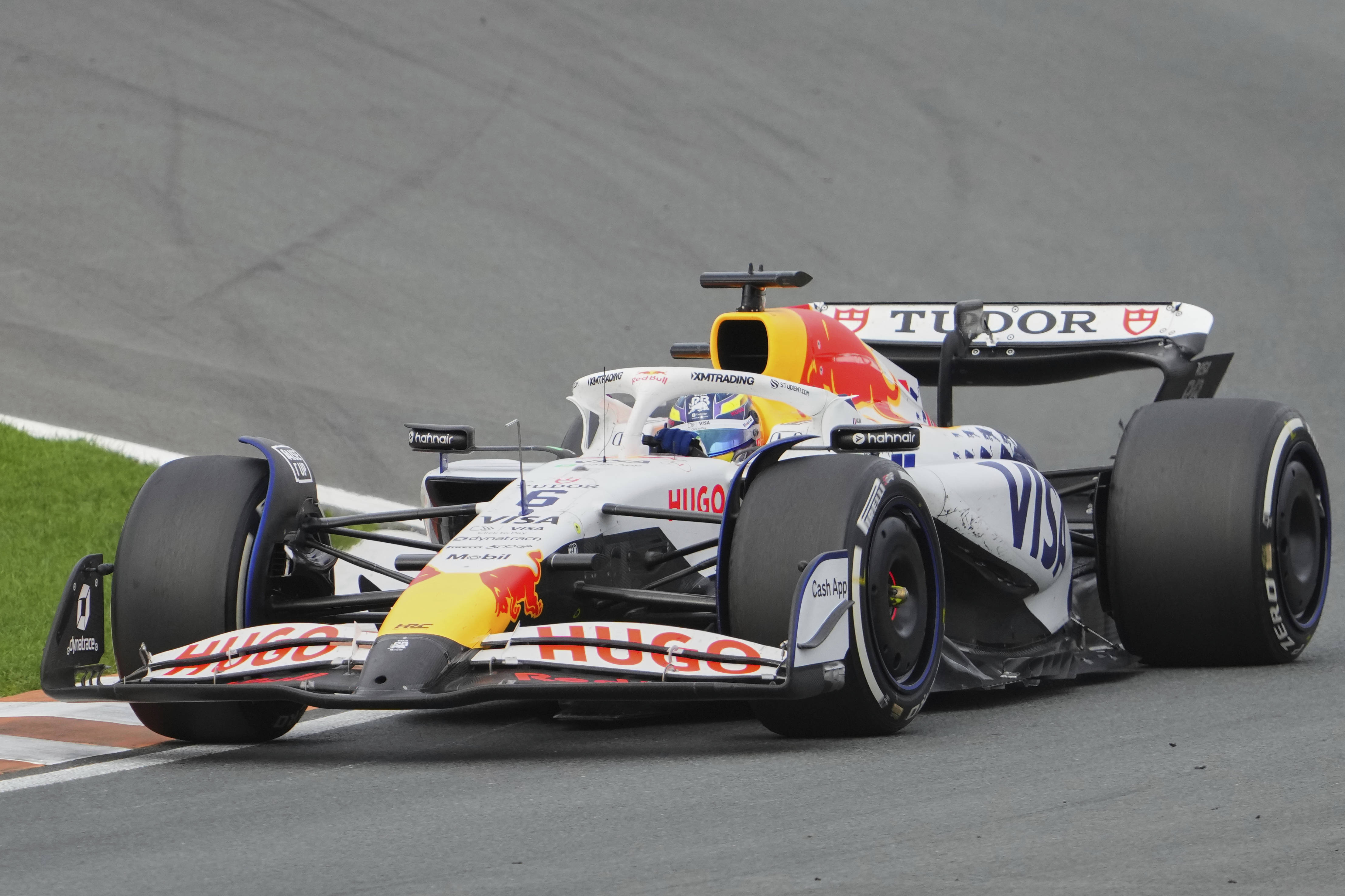 红牛二队横扫红牛车队,皮亚斯特里高光表现 红牛二队横扫红牛车队,皮亚斯特里高光表现