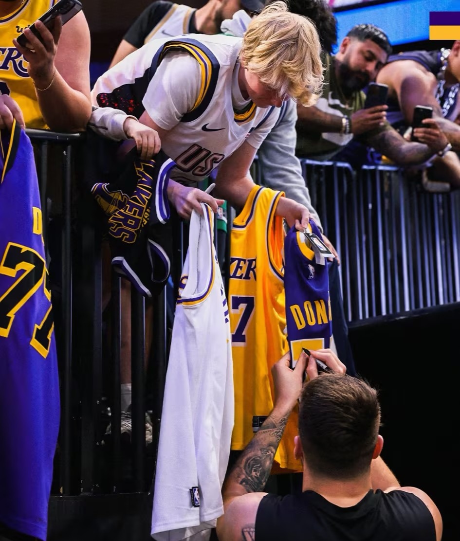 湖人B队轻取凯尔特人B队，费沃斯高光表现