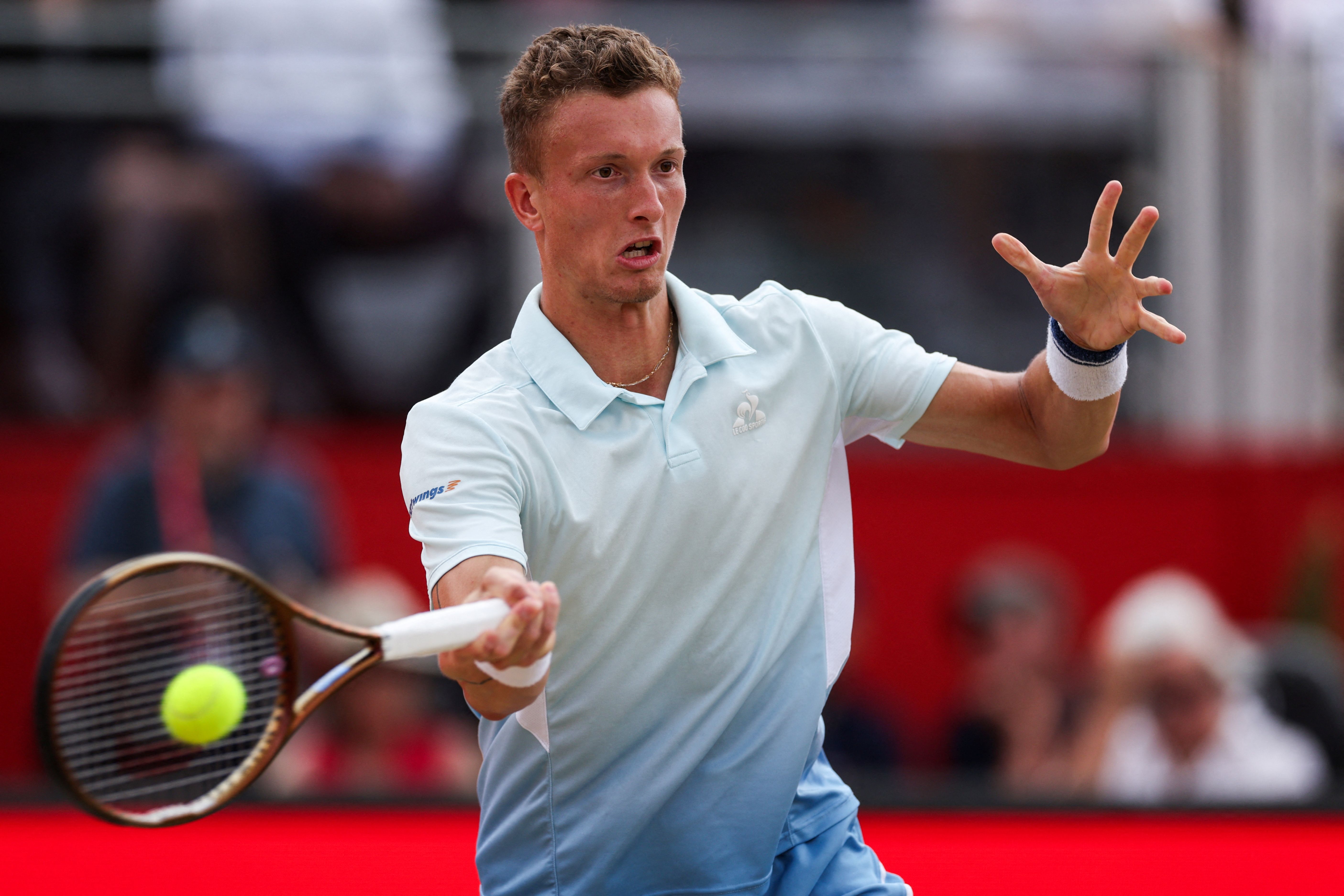 世界网球队轻取西班牙网球队，阿尔卡拉斯关键制胜