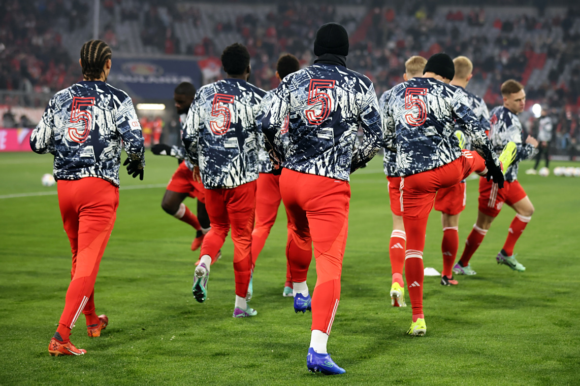 莱比锡红牛碾压拜仁，萨拉赫扛起全队