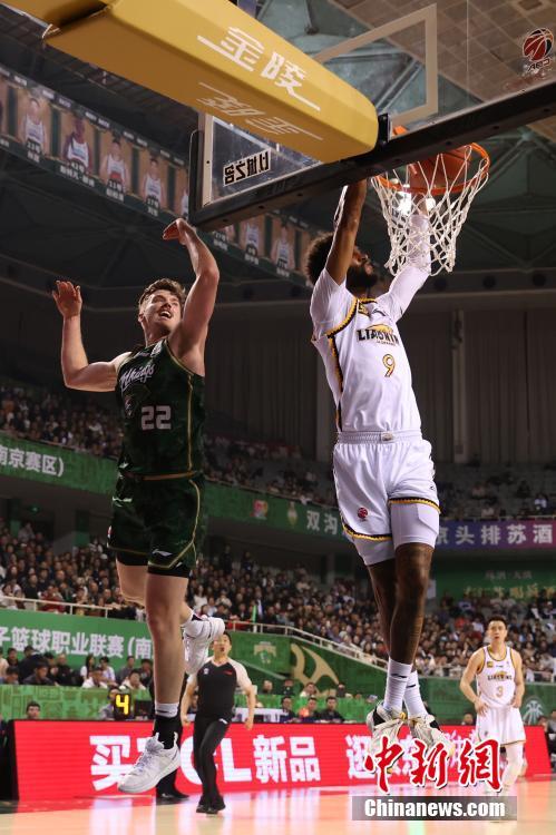 辽宁队主场战胜江苏队,展现强大实力 辽宁队主场战胜江苏队,展现强大实力