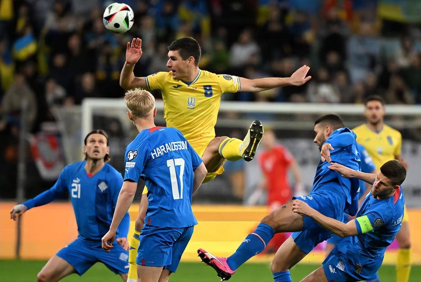 俄罗斯队客场逆转乌克兰，锁定欧预赛四强位置