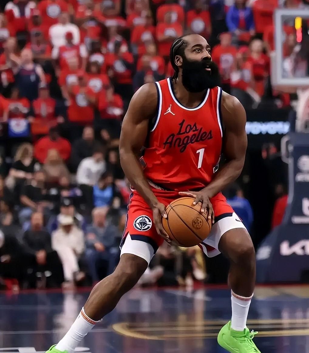 马刺轻取篮网，伦纳德扛起全队