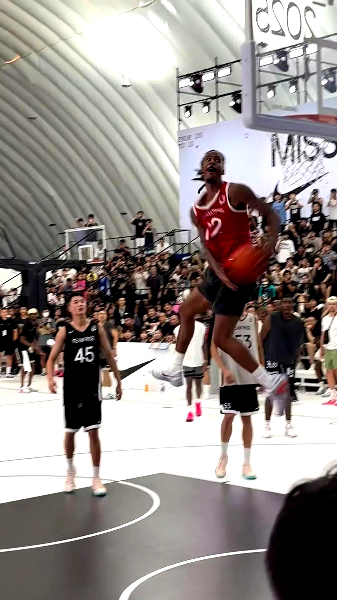 美国男篮险胜76人，莫兰特制霸全场