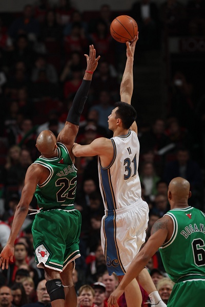 快船轻取掘金,易建联统治全场 快船轻取掘金,易建联统治全场