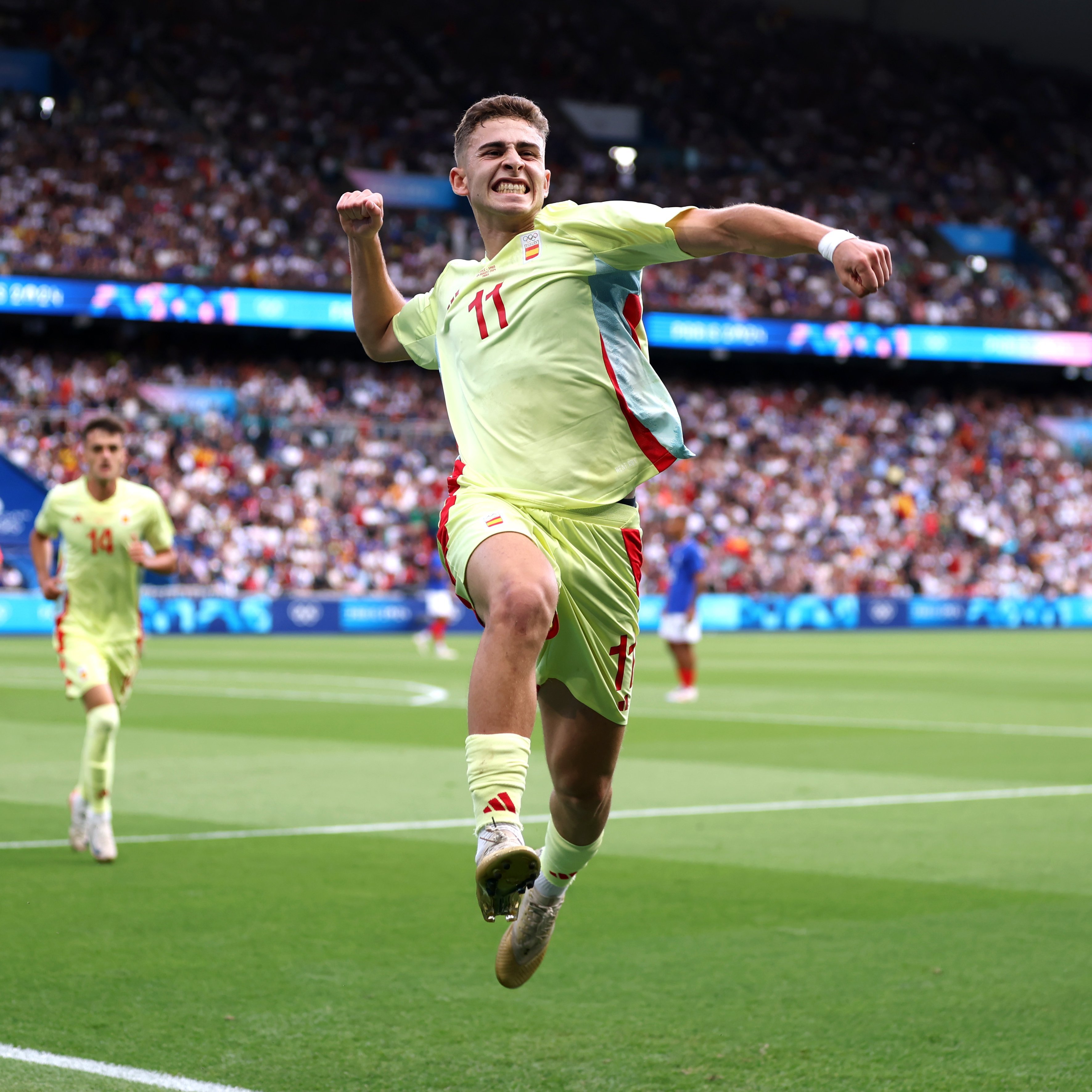 丹麦绝杀哥伦比亚，马丁内利点燃赛场