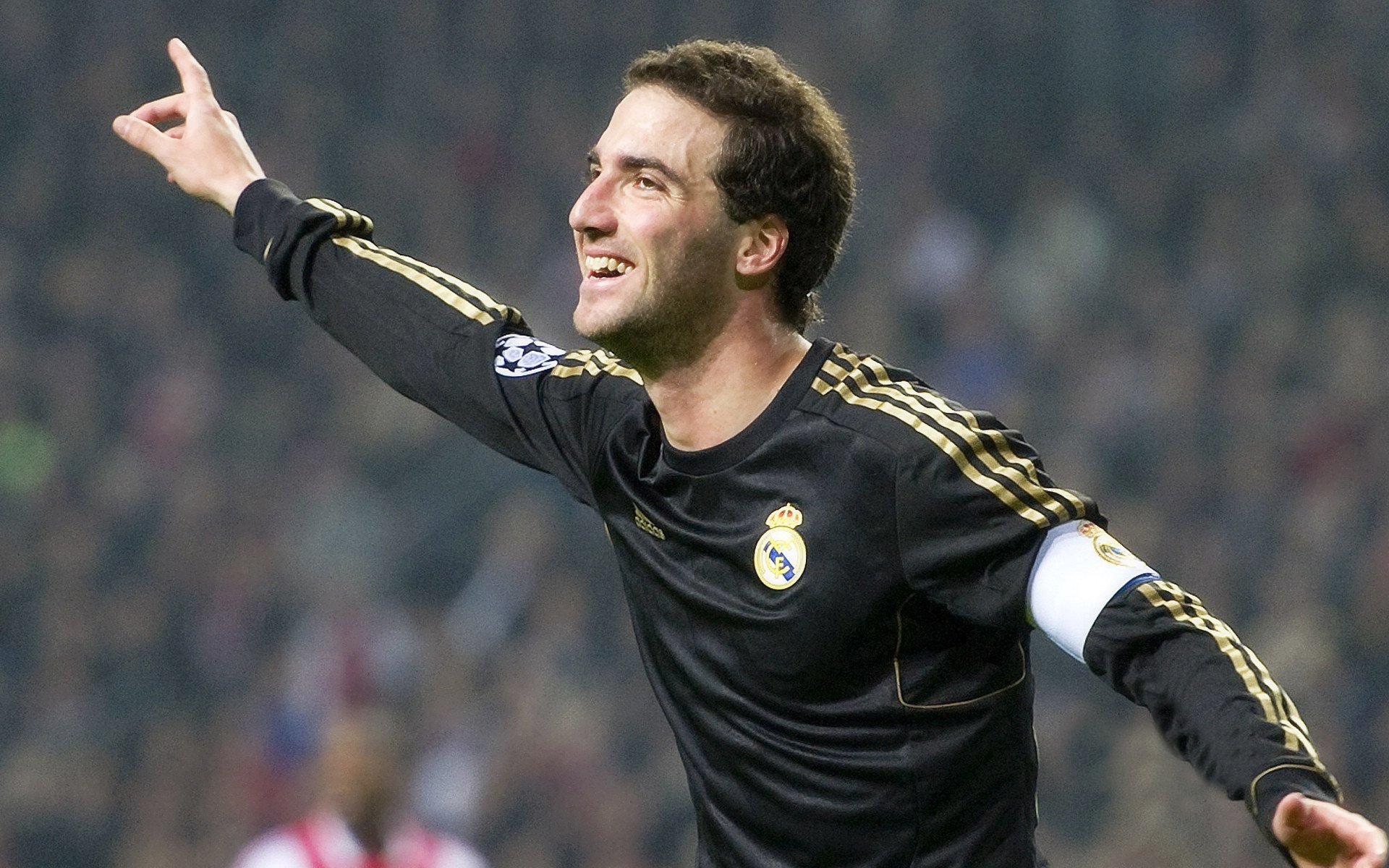 跨界狂想，当荷兰血拼新西兰，贝林厄姆在F1赛道接管年度争冠